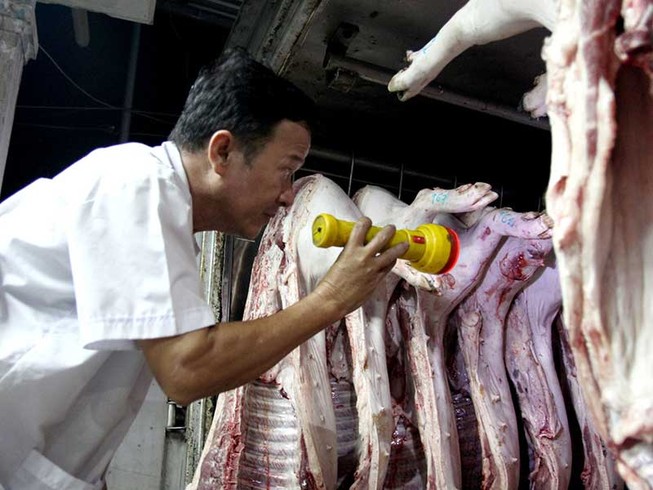 Giáp tết, nguy cơ thịt heo bẩn tràn vào TP.HCM