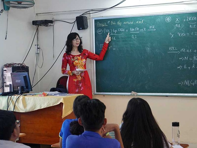Giáo viên TP.HCM nhận tiền tiêu tết hàng chục triệu đồng