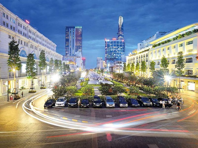 Hạnh phúc & đơn độc giữa phố