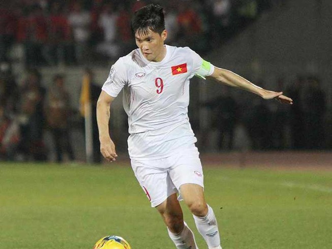 Treo giày rồi, Công Vinh vẫn thi đấu cùng Drogba, Park Ji Sung