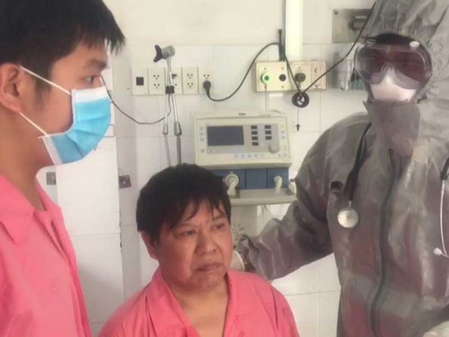 Căng mình chống virus Corona quên cả tết
