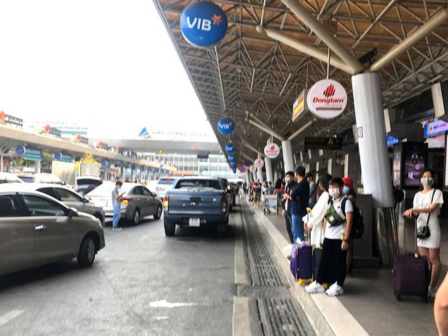 Cao điểm đón 52.000 lượt khách trở lại TP.HCM