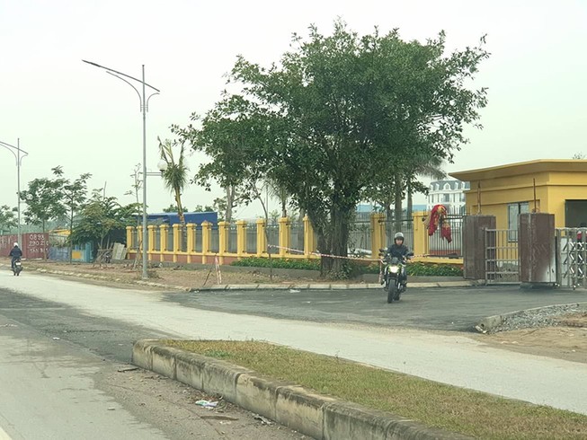 Đường chưa xong dải phân cách đã bị phá dỡ trái phép