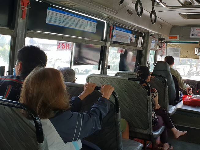 Xe buýt, taxi, xe công nghệ đìu hiu vì Corona