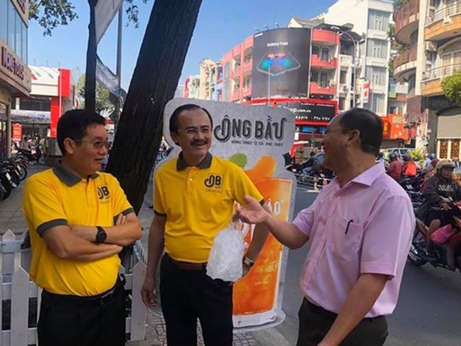 Bầu Đức, bầu Thắng, bầu Hải mở quán ‘Cà phê ông bầu’