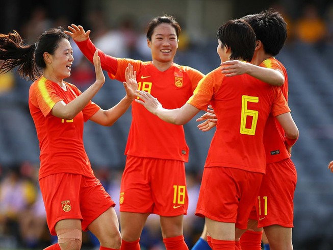 Hàn Quốc, Trung Quốc mệt mỏi với hai trận play off ‘trốn dịch’