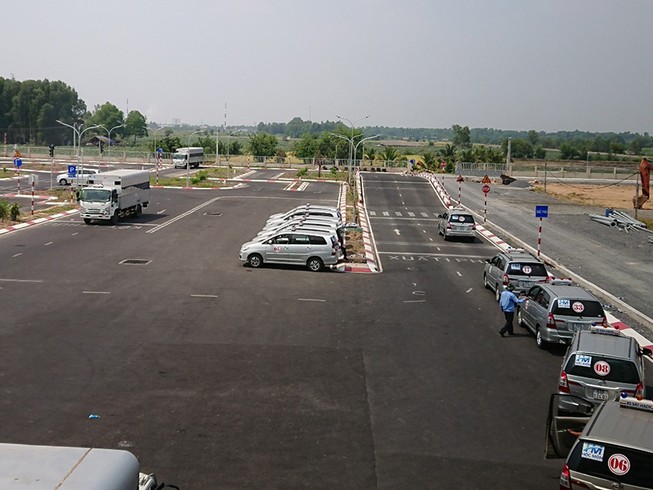 Băn khoăn việc điểm danh học lý thuyết lái ô tô