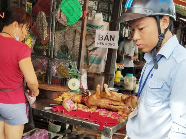 Dịch COVID-19: Nhiều người bỏ ăn thịt chó