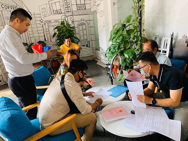 Bất chấp COVID-19, giới đầu tư vẫn săn tìm nhà, đất