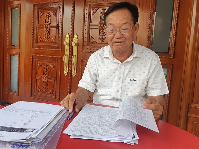 Dân bức xúc vì nhà bị ngăn chặn mà không được biết