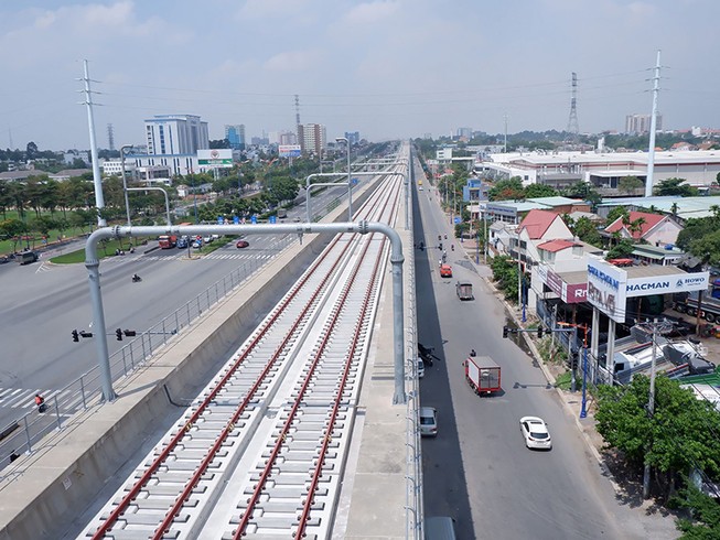 Lo dự án metro số 1 chậm tiến độ vì COVID-19