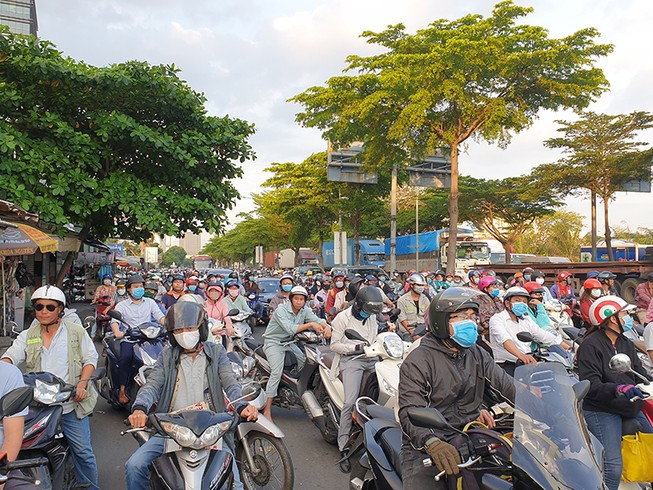 Phía nam: Phát triển song song giao thông thủy và bộ