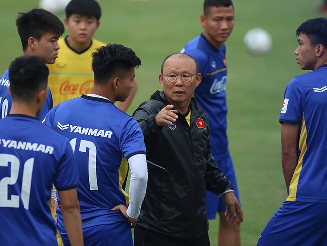 Khó người, khó cả ông Park!
