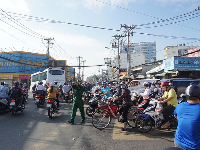 Bình Tân: Người dân nhiều năm ngóng đường mở rộng