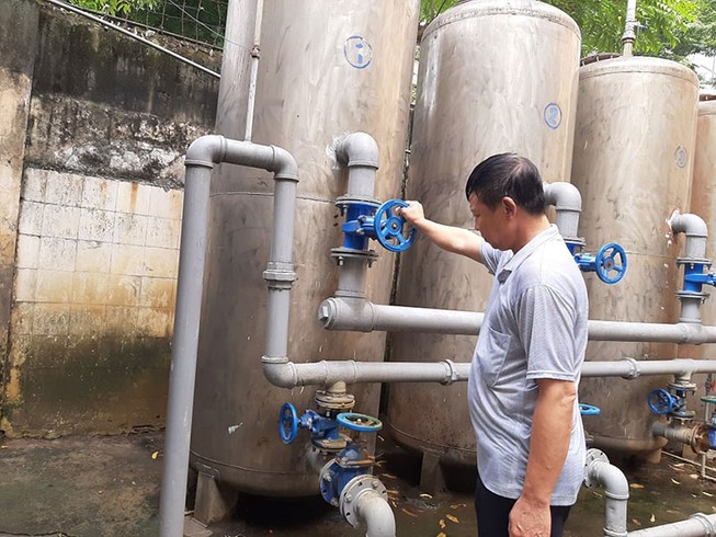 Bỏ quê lên phố làm đôi chân cho con học đại học