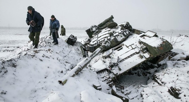 120 quân nhân Ukraine buông súng đầu hàng