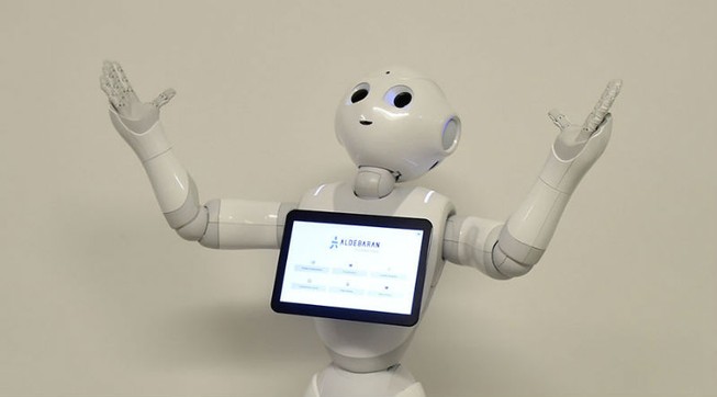 Lần đầu tiên robot nhập học với con người