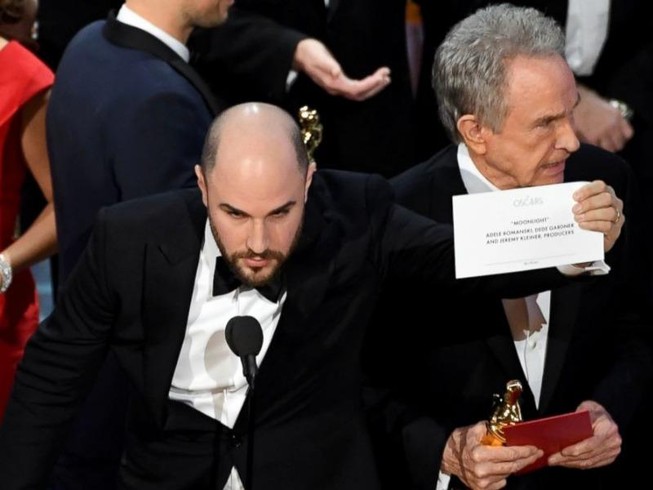 Vì sao xảy ra nhầm lẫn tai hại trao nhầm giải Oscar?