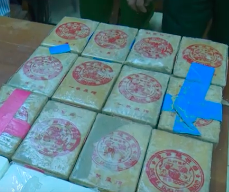 Nóng: 25 bánh heroin trôi dạt vào bờ biển Quảng Nam