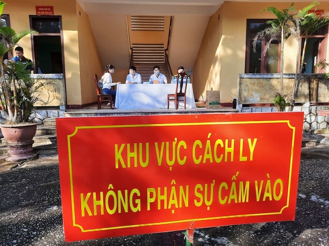 Dịch COVID-19: Không chịu cách ly vì còn phải mưu sinh