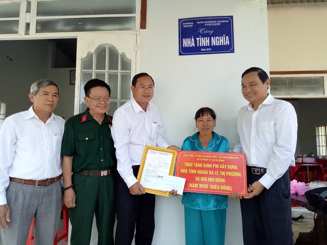 Hội Cựu chiến binh Sở Tư pháp TP.HCM trao tặng nhà tình nghĩa
