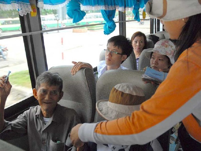Các đối tượng được miễn vé xe buýt tại TP.HCM