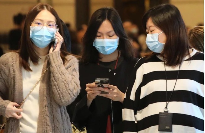 Dân mạng Trung Quốc: ‘Cắt khẩu trang để tránh bị bán lại'