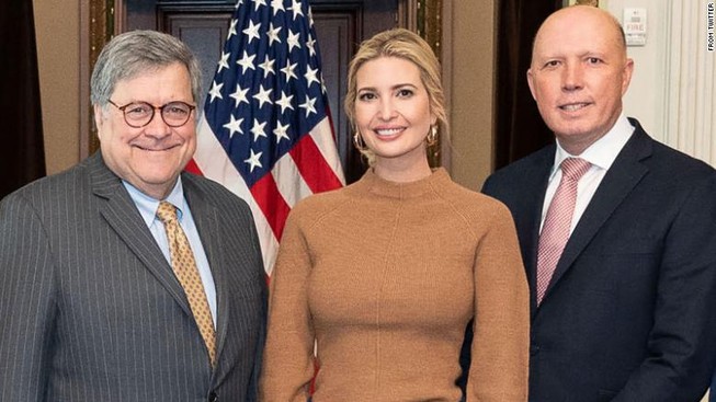 Ái nữ ông Trump trở lại làm việc sau khi âm tính với COVID-19