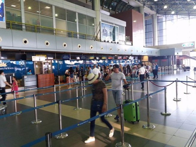 Xe đầu kéo đâm nữ nhân viên ở sân bay Nội Bài tử vong