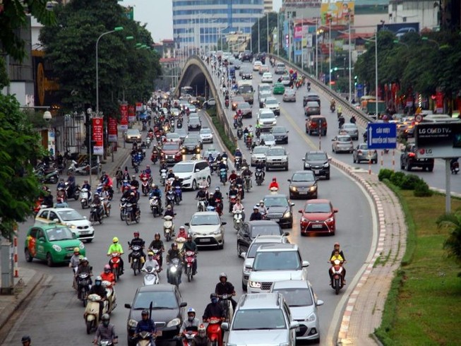 Đề xuất cấm xe taxi và xe hợp đồng tại các tuyến phố