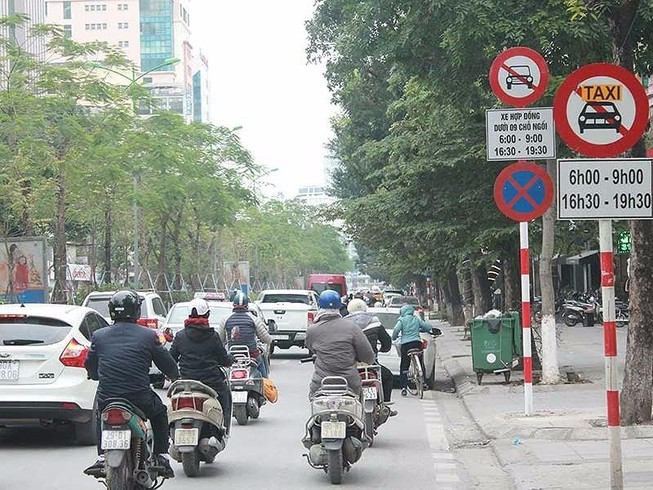Đề xuất gỡ biến cấm taxi ở Hà Nội