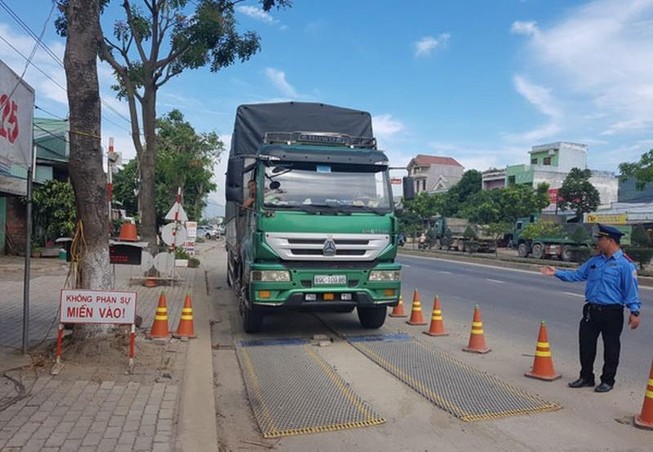 Tăng cường kiểm tra xe quá tải vào ban đêm