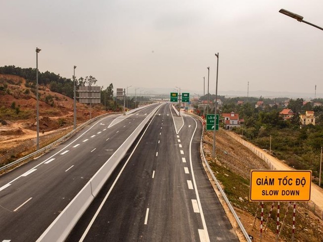 Cao tốc Bắc - Nam: Bộ GTVT sẽ chế tài nhà đầu tư chậm tiến độ