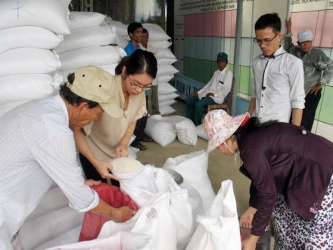 Kiểm tra thông tin người dân phản ánh gạo cứu trợ có mùi hôi