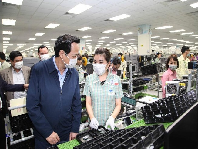 1.458 chuyên gia, kỹ sư Samsung, LG… được cách ly ở khách sạn