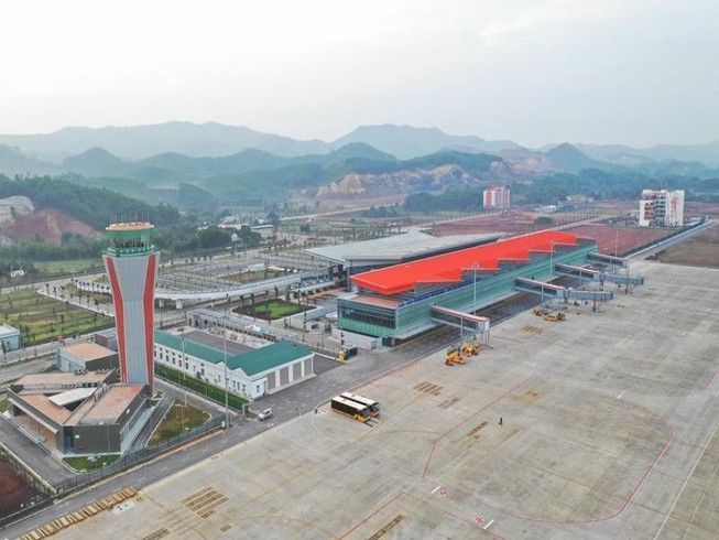 Đề nghị kéo dài thời gian đóng cửa sân bay Vân Đồn đến 3-3