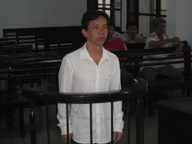 Nghịch cảnh chồng cũ bị tình mới của vợ “đập” vì dám cự nự