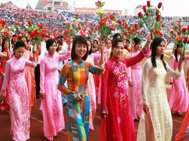 Nhân ngày 20-10: Phụ nữ chỉ cần hai chữ