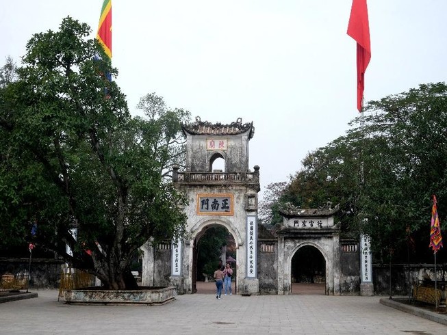 Nơi khai ấn đền Trần vắng bóng người vì dịch Corona