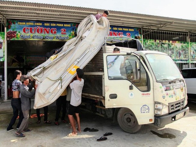 Tương thân tương ái, tài sản lớn nhất của người Việt lúc này