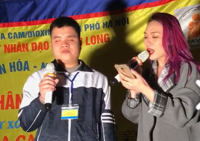 Mỹ Tâm 'đốn tim' khán giả khi hát cùng người khiếm thị