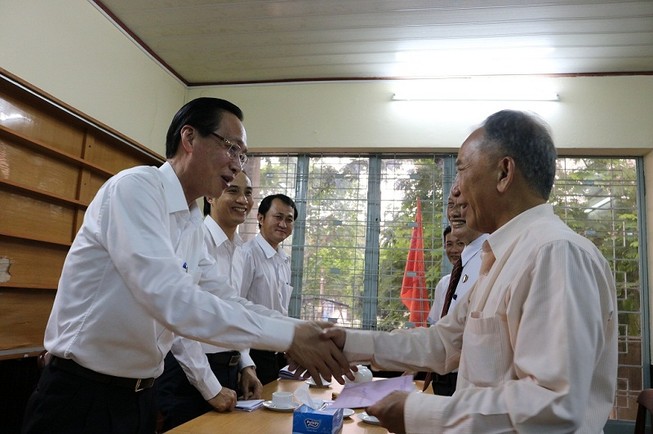 Lãnh đạo TP.HCM thăm các cựu binh chiến dịch Mậu Thân