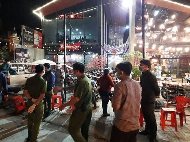 TP Thủ Đức: Tìm người đến quán ăn vườn nướng Mái Đỏ