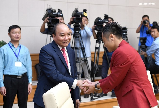 Thủ tướng động viên Quang Hải vì đá hỏng quả 11m