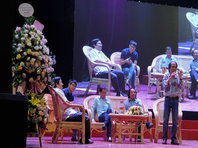 Nhà thơ Nguyễn Quang Thiều: Hãy mang thơ ca quay trở lại