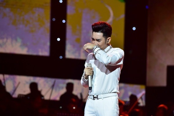 Cháy Cung Việt – Xô, liveshow Quang Hà dời địa điểm khẩn