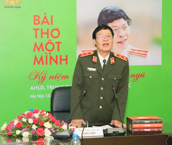 Trung tướng Hữu Ước 'Một mình' với thơ tâm sự về cô đơn