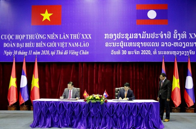 Kiến nghị nối lại thông quan hàng hóa Việt Nam - Lào