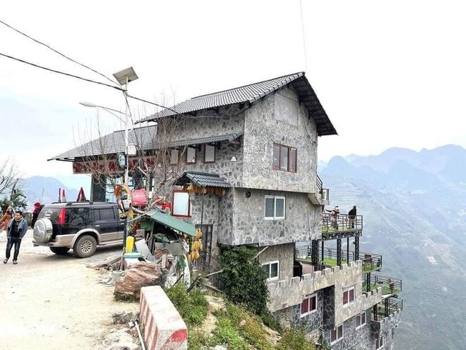 Panorama trên Mã Pì Lèng không tuân thủ phương án kiến trúc