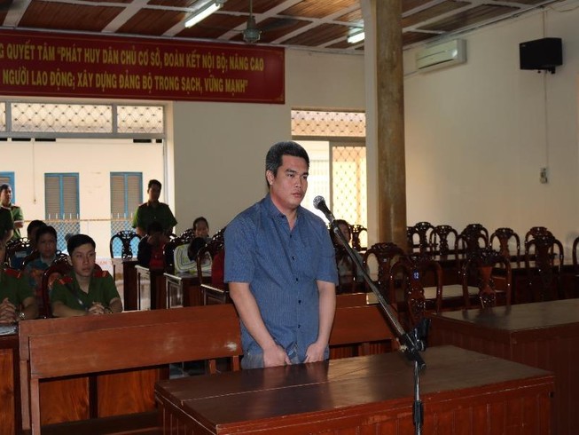 Bóp cổ người tình, lãnh án 17 năm tù